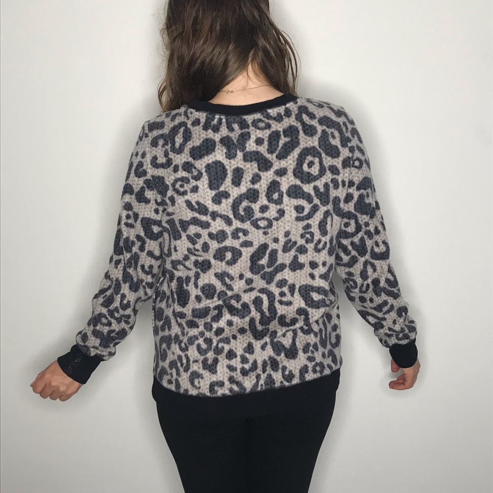 Simply Vera Sweater - Picture 4 of 7